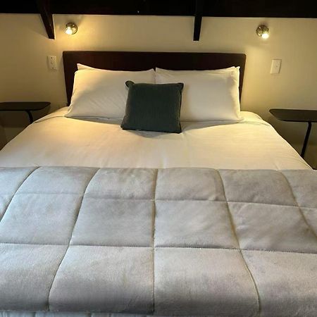 Castles Motel & Driftwood Motel Nelson Bagian luar foto