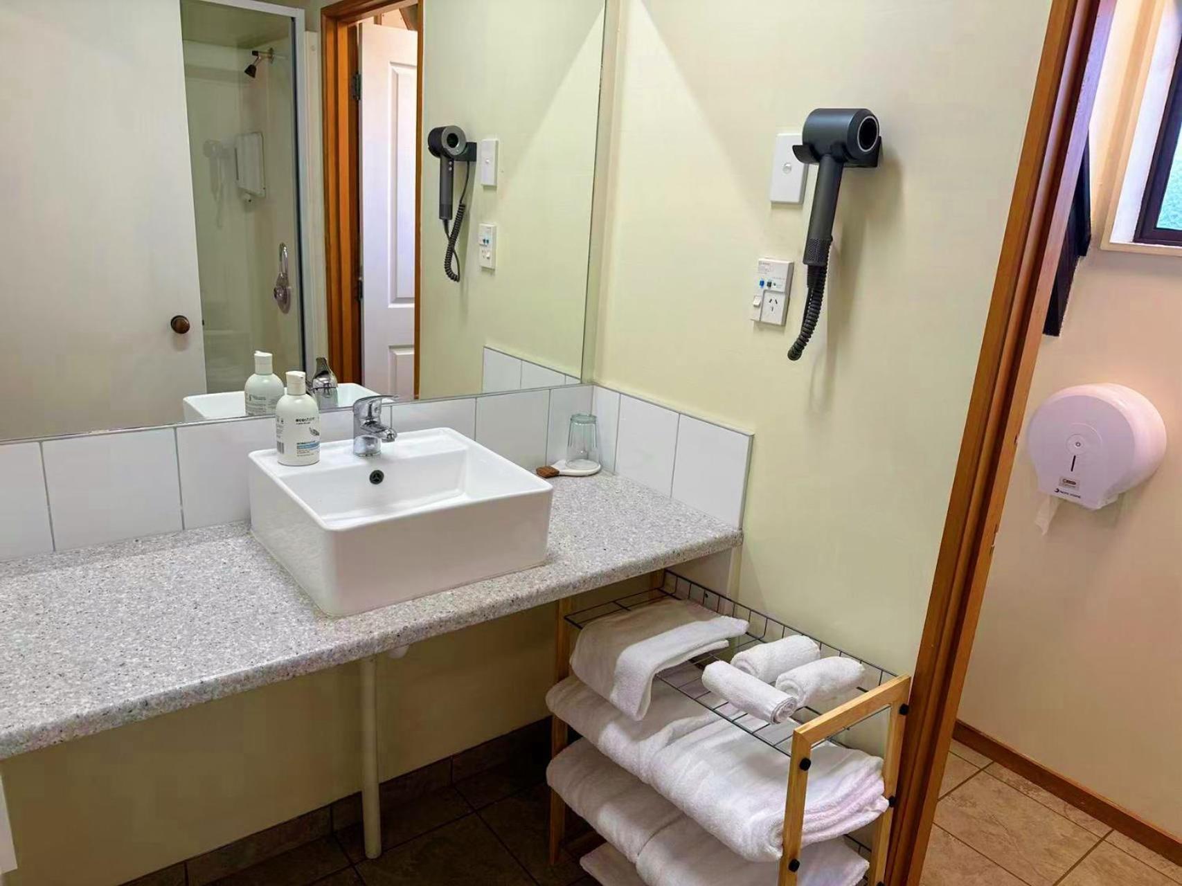 Castles Motel & Driftwood Motel Nelson Bagian luar foto