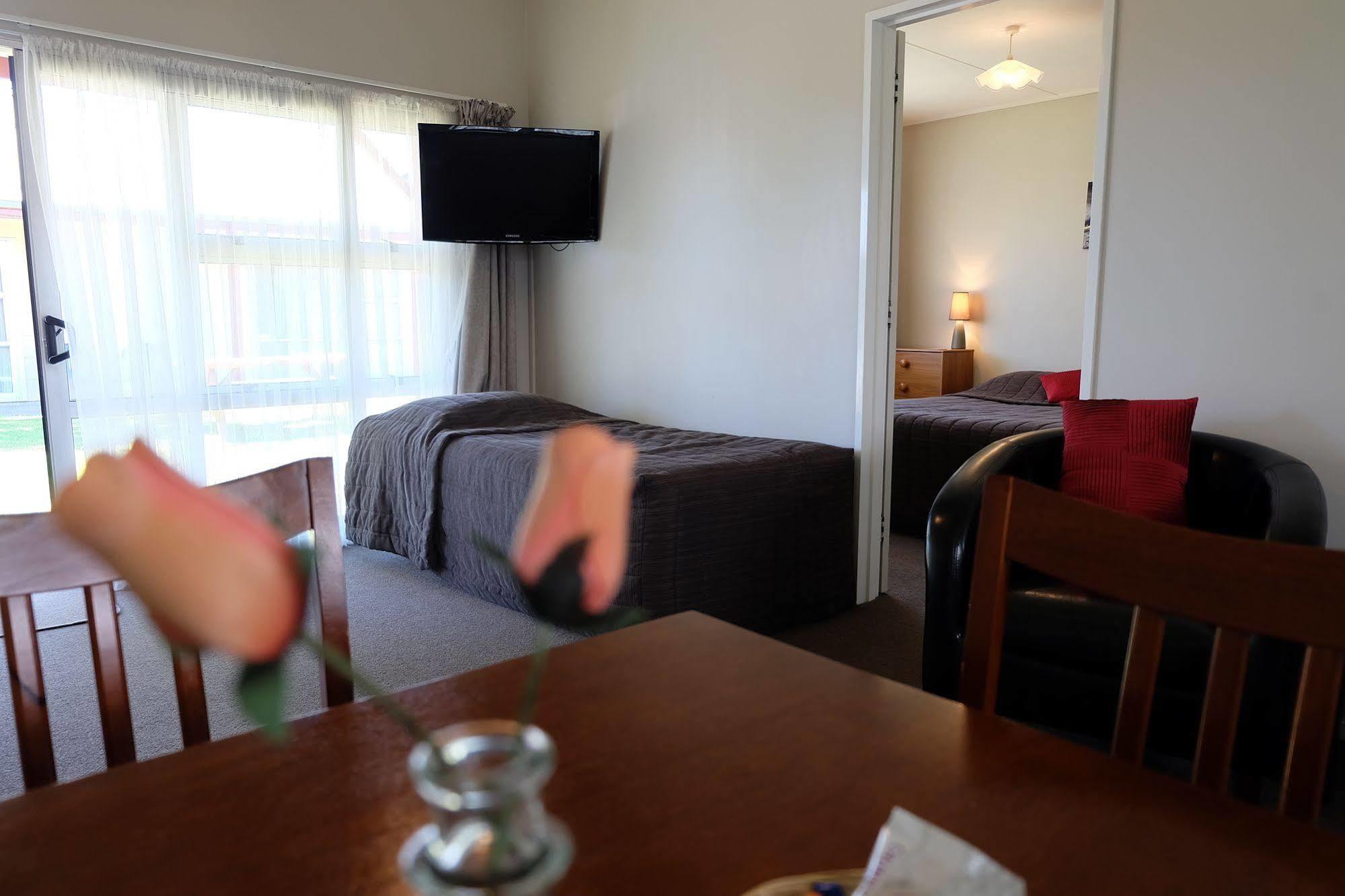 Castles Motel & Driftwood Motel Nelson Bagian luar foto