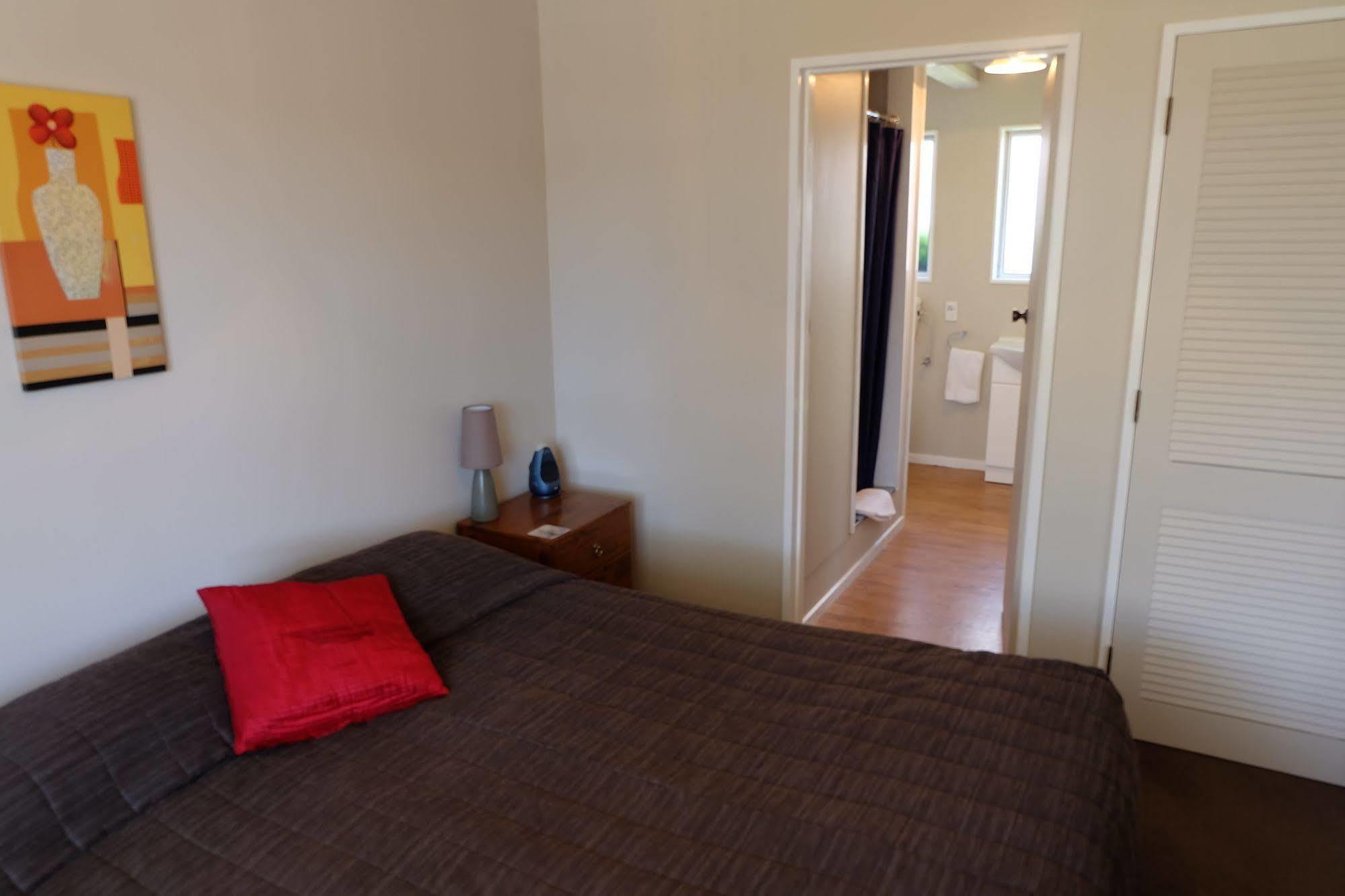 Castles Motel & Driftwood Motel Nelson Bagian luar foto