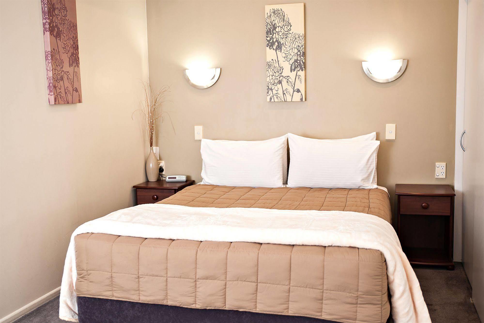Castles Motel & Driftwood Motel Nelson Bagian luar foto